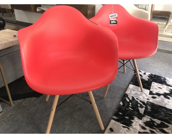 Cadeira Vermelha com Braço - EIFFEL PP